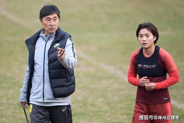 足坛名嘴丁伟杰点评广州蒲公英青训 3点必须注意